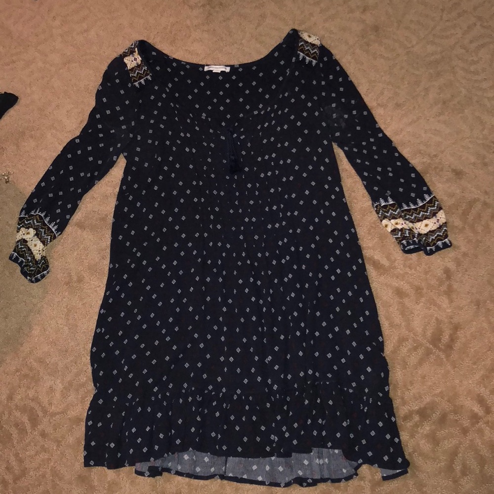 Navy quarter length sleeved flowy dress